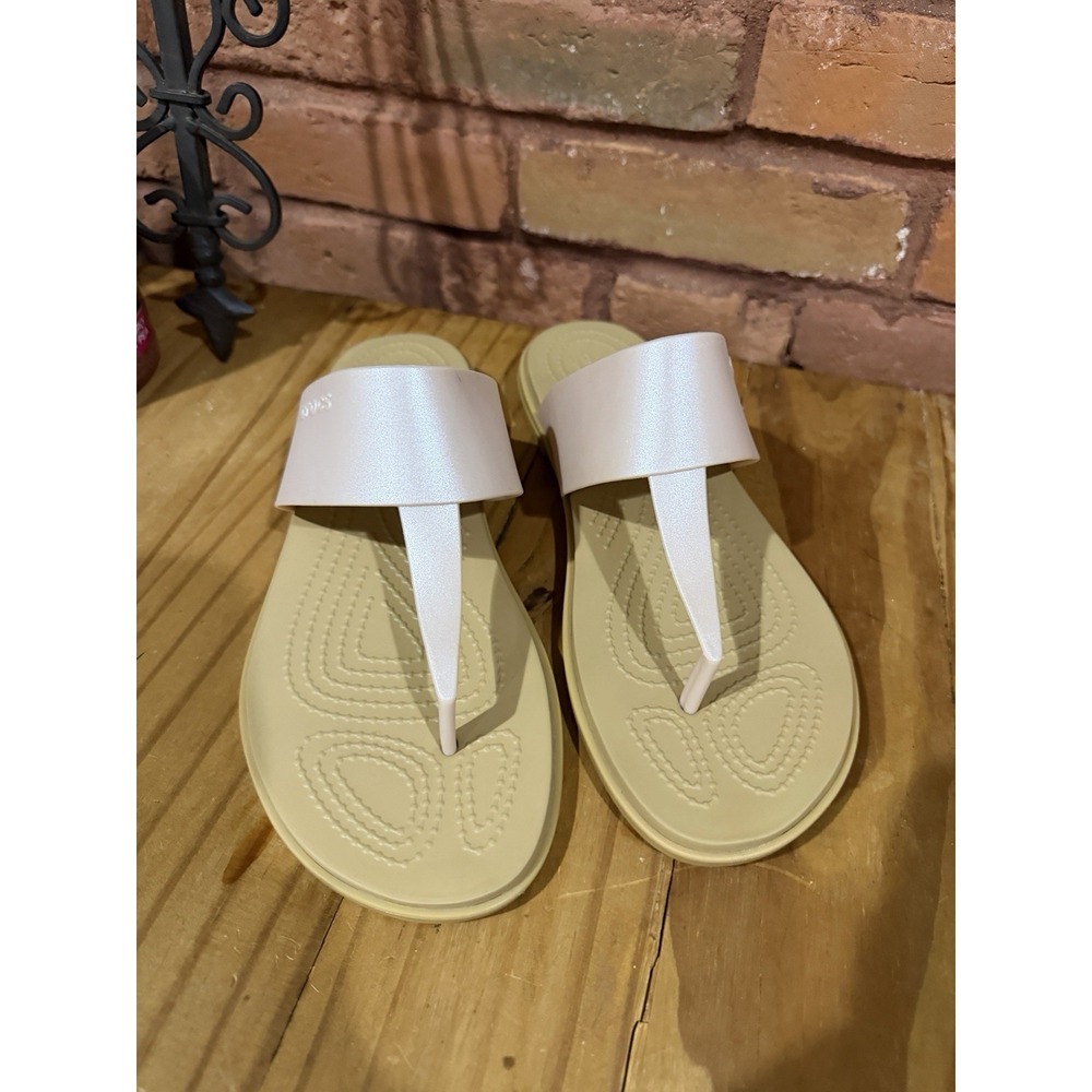 Crocs Women's 9 Soft Pink Metallic Tulum Flip Flops Iconic Comfort Thong Sandals